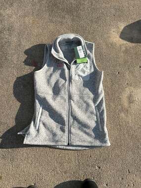 NWT L.L.Bean Women's Sweater Fleece Full-Zip Vest with Versiti Embroidered Logo